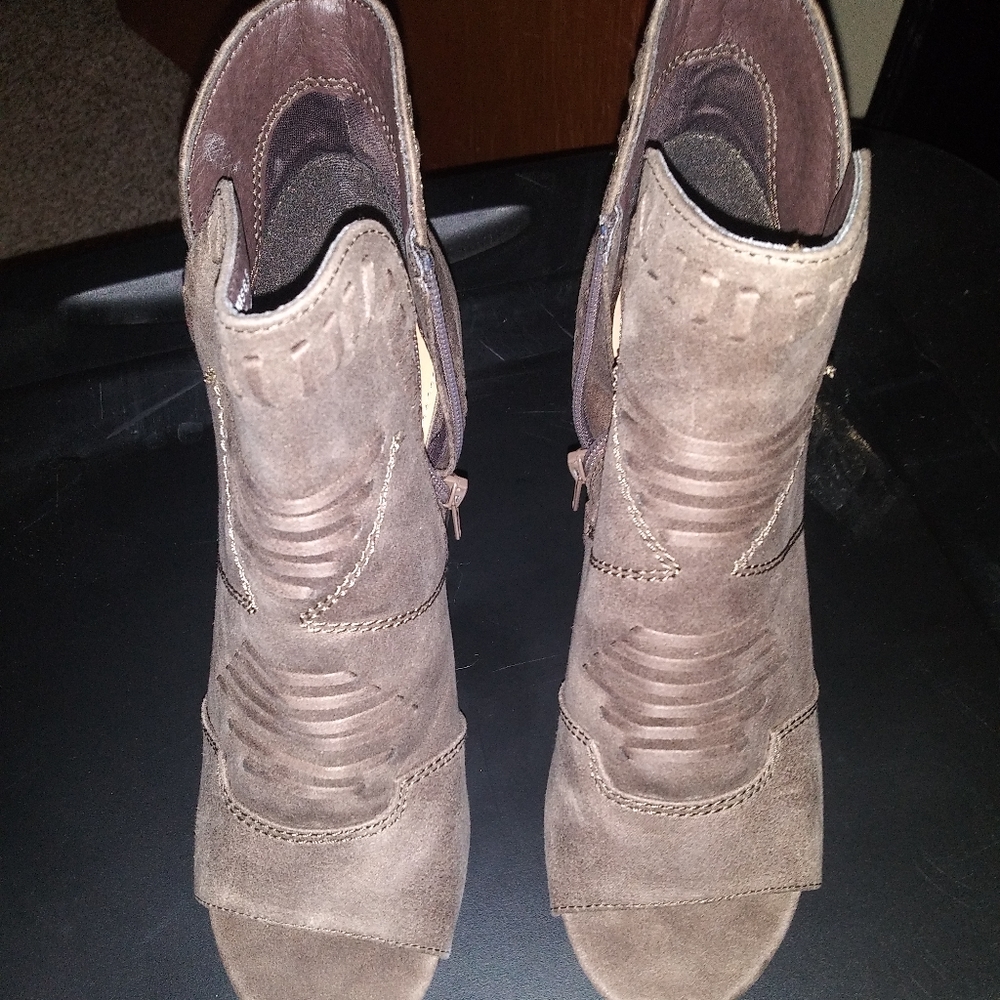 Open toe booties - Picture 2 of 4